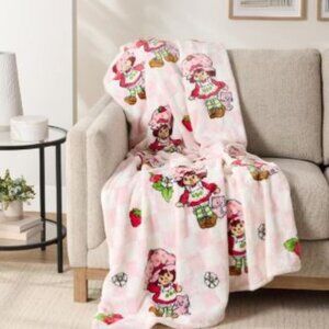 Adult Silk Touch Licensed 60" x 70" Silk Touch Throw Strawberry Shortcake New